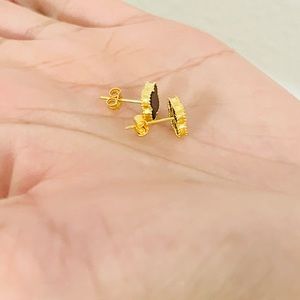 Stud earring van cleef arpels